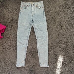 Levi’s Wedgie Skinny Ankle Jean